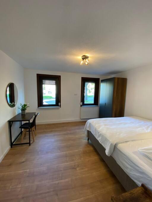 Nisay Home - 3 Room Apartment - A1 路德维希堡 外观 照片