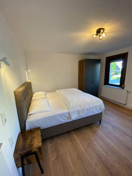 Nisay Home - 3 Room Apartment - A1 路德维希堡 外观 照片