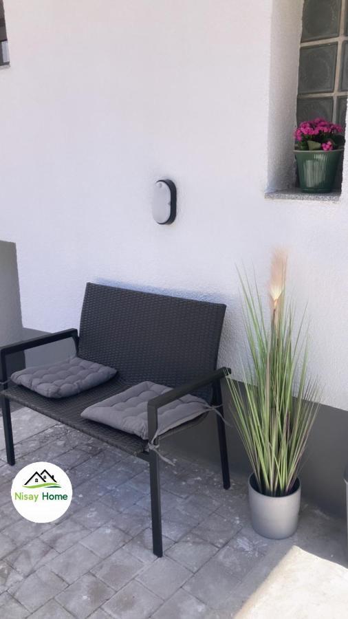 Nisay Home - 3 Room Apartment - A1 路德维希堡 外观 照片